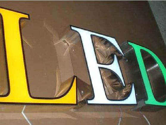 蒲江介绍LED招牌的基础知识。