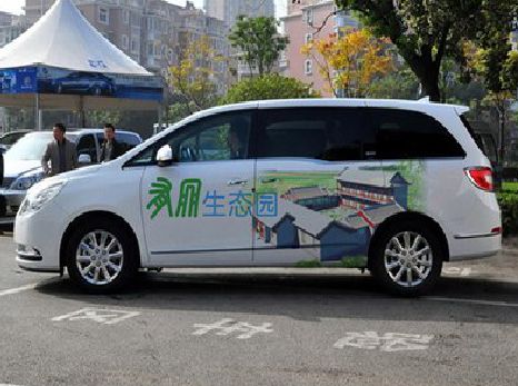 蒲江户外车贴喷绘如何保持效果?